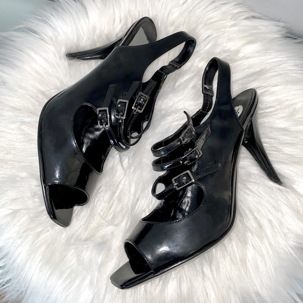 NEW! Nine West black Strappy Buckle Heels